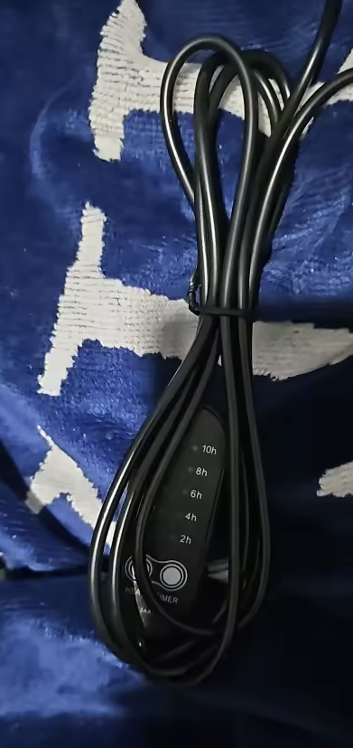 Cable y mando de la almohada de gato bien rematados - reseña Sara L.